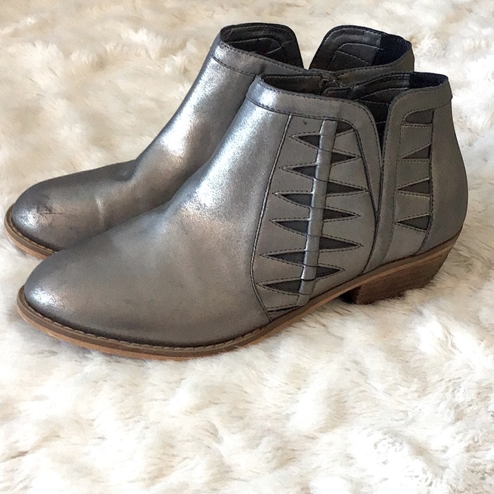 ankle boots